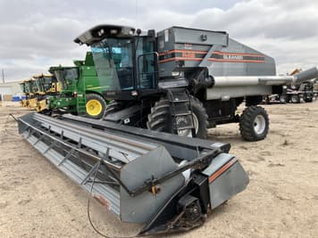 Main image Gleaner R62