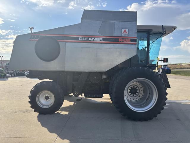 Image of Gleaner R62 equipment image 3