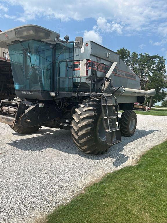 Image of Gleaner R62 equipment image 1