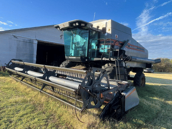 Main image Gleaner R62