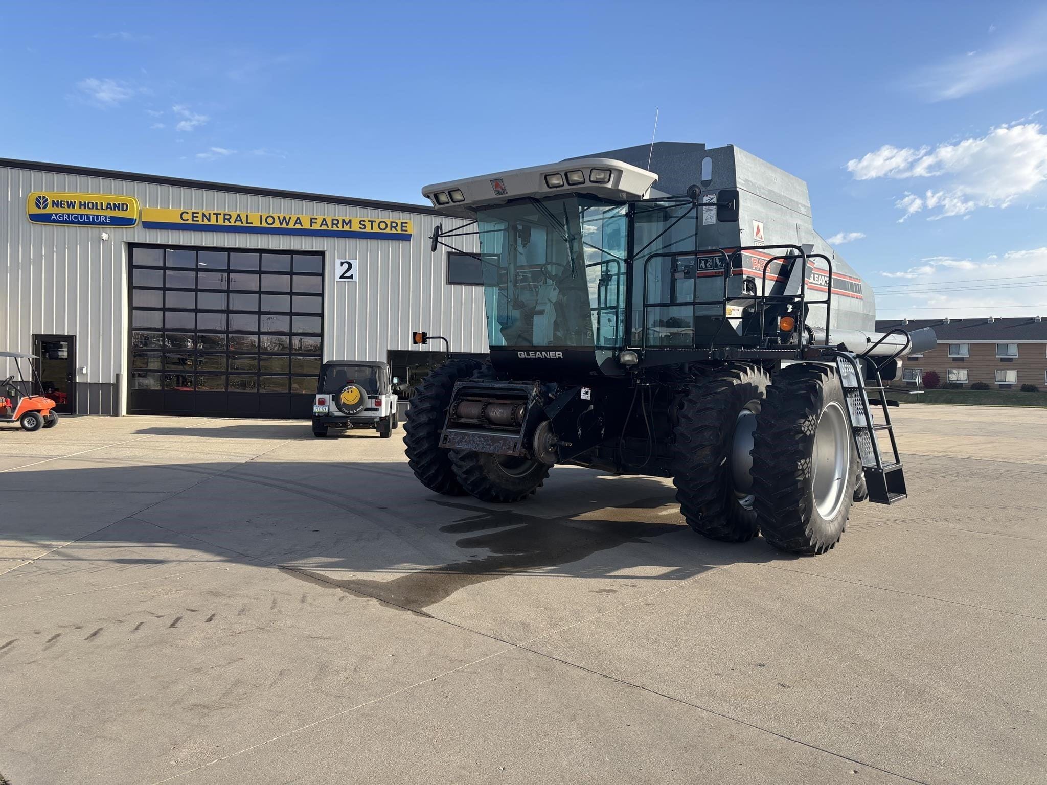 1992 Gleaner R62 Equipment Image0