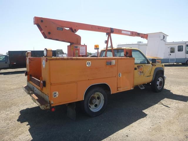 Image of GMC 3500 equipment image 3