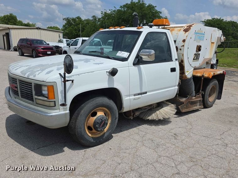 1992 GMC Sierra C3500 Equipment Image0
