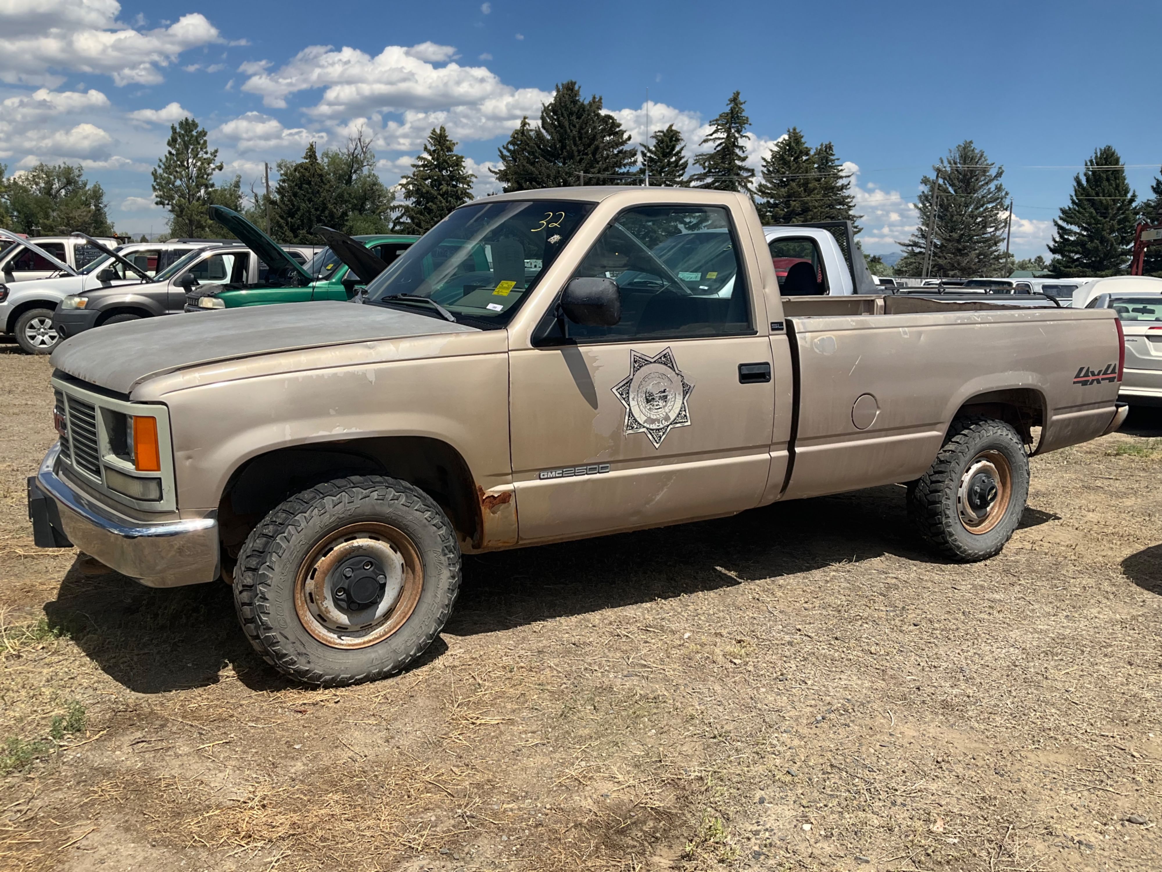 1992 GMC 2500 Equipment Image0