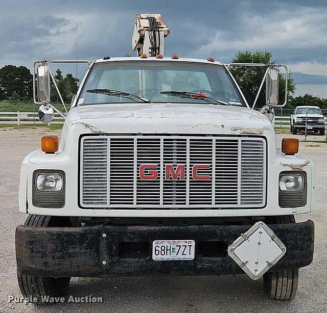 Image of GMC Topkick C5500 equipment image 1