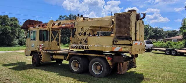 Image of Gradall 660E equipment image 2