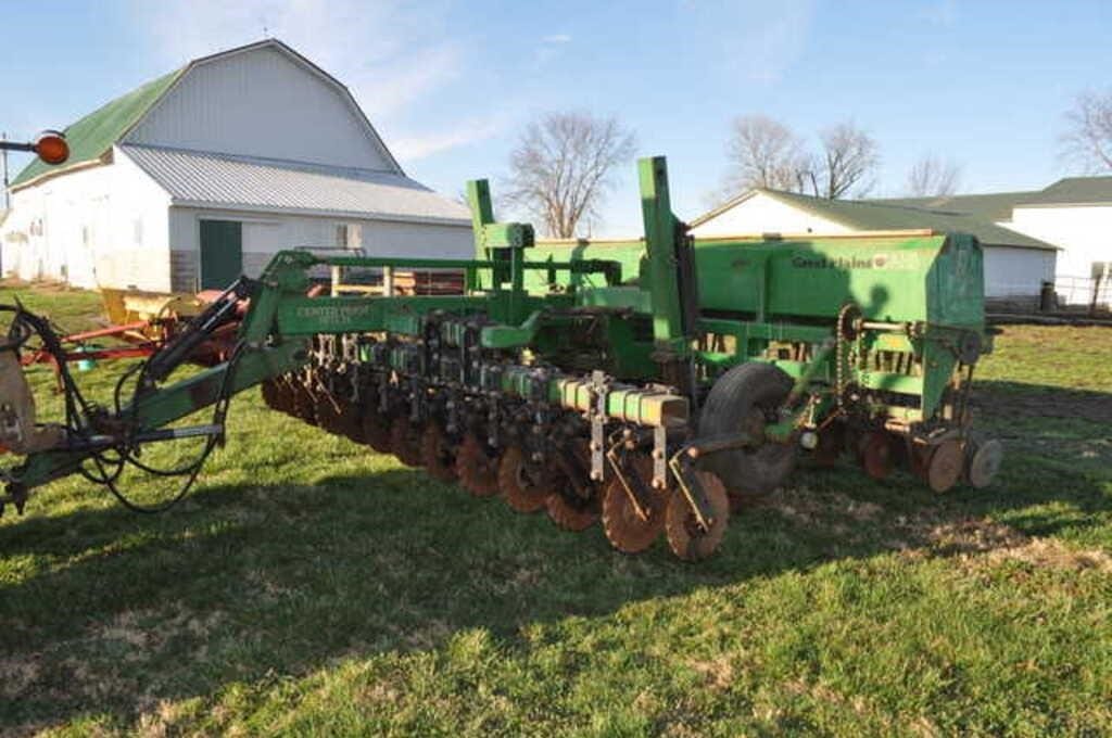 1992 Great Plains Solid Stand 15 Equipment Image0