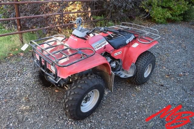 Image of Honda TRX300 equipment image 2