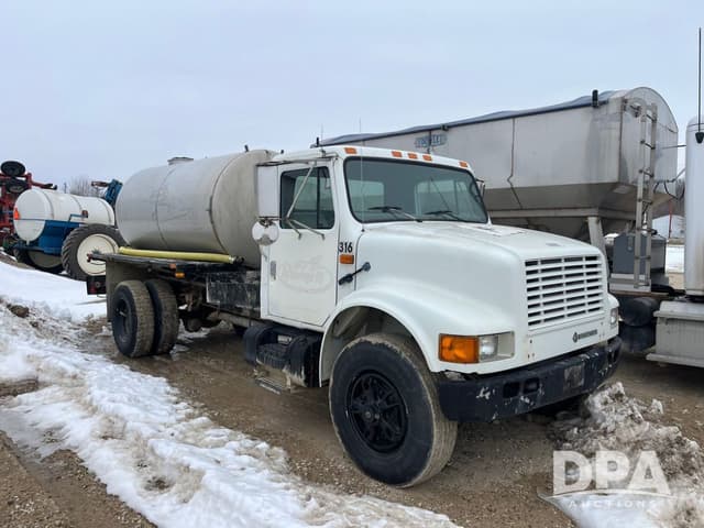 Image of International 4900 equipment image 4