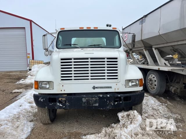 Image of International 4900 equipment image 2