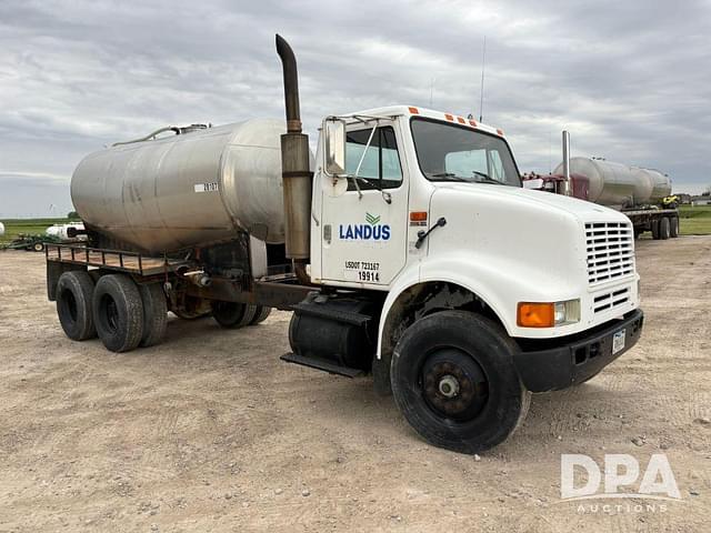 Image of Navistar 8100 equipment image 4