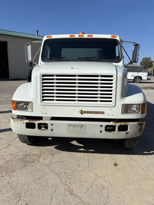 Image of International 4600 equipment image 3