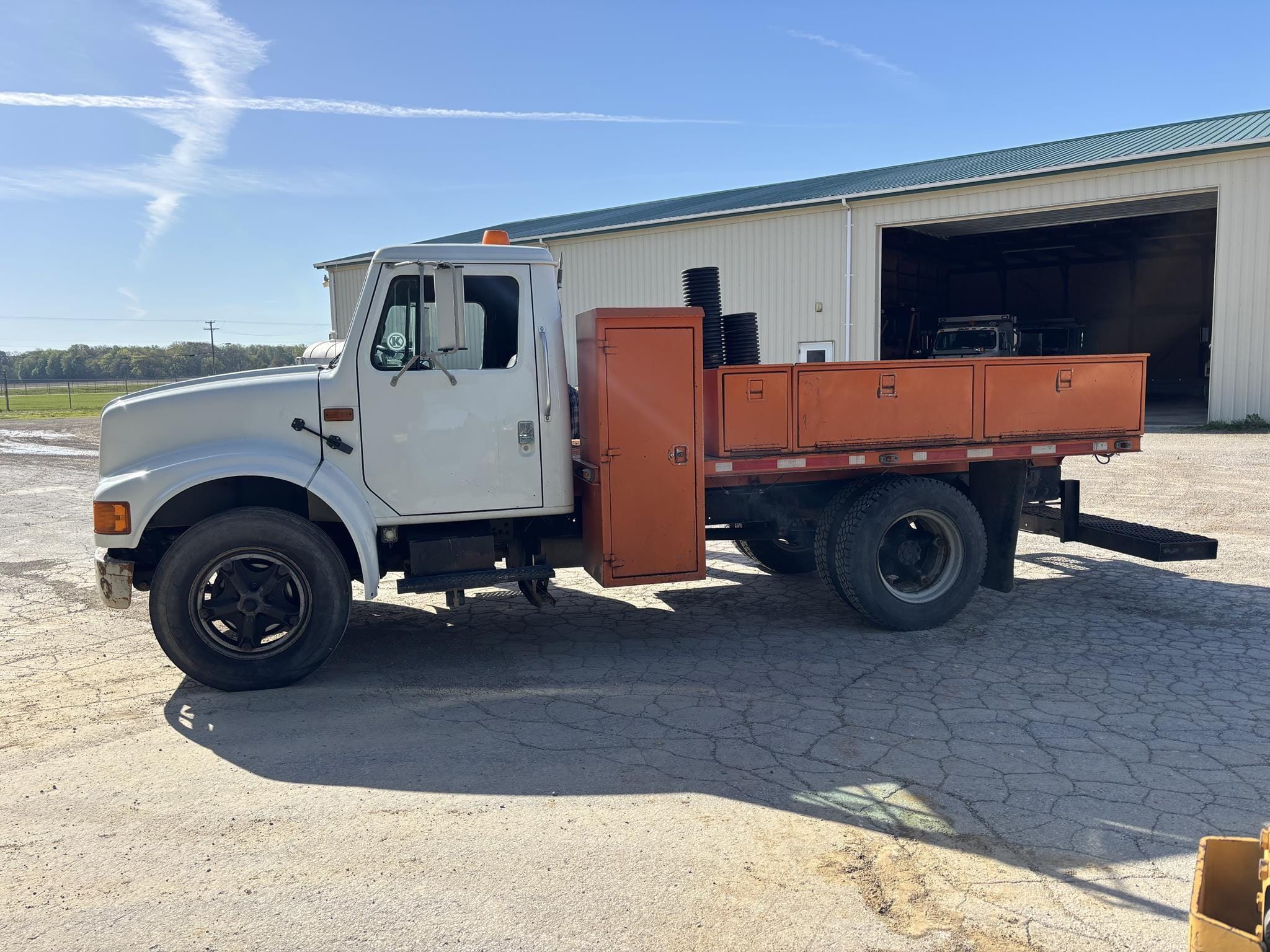 1992 International 4600 Equipment Image0