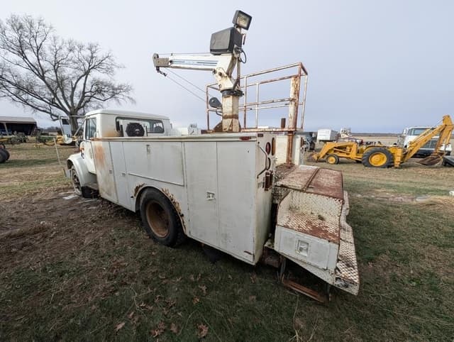 Image of International 4600 equipment image 3