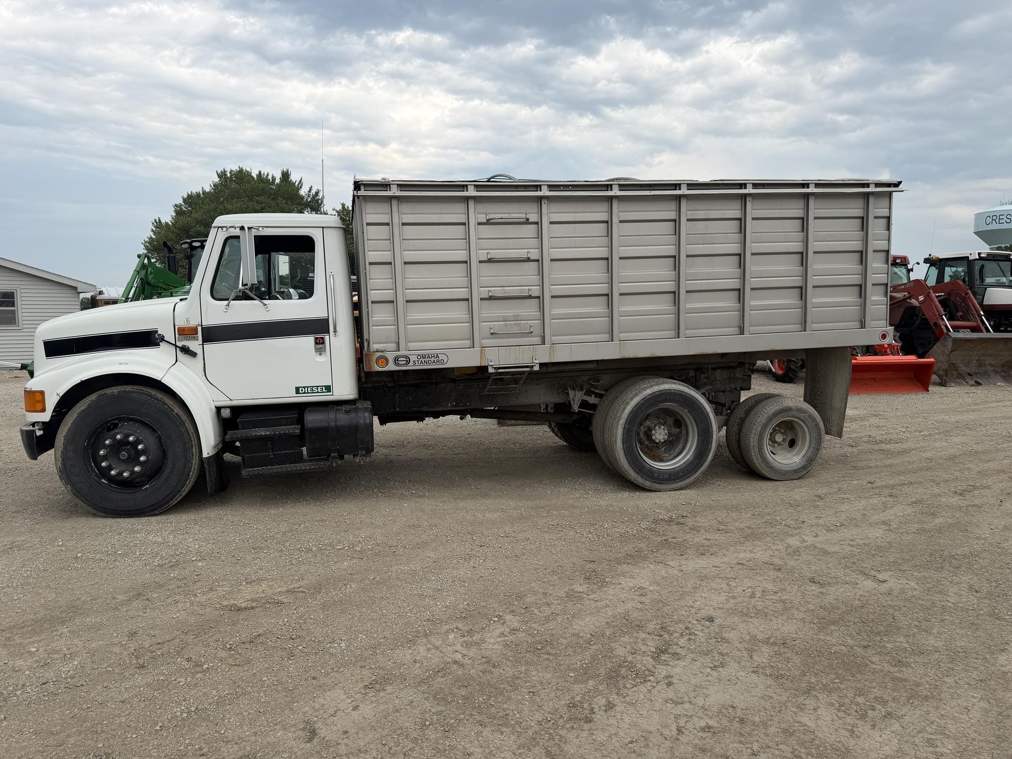 1992 International 4700 Equipment Image0