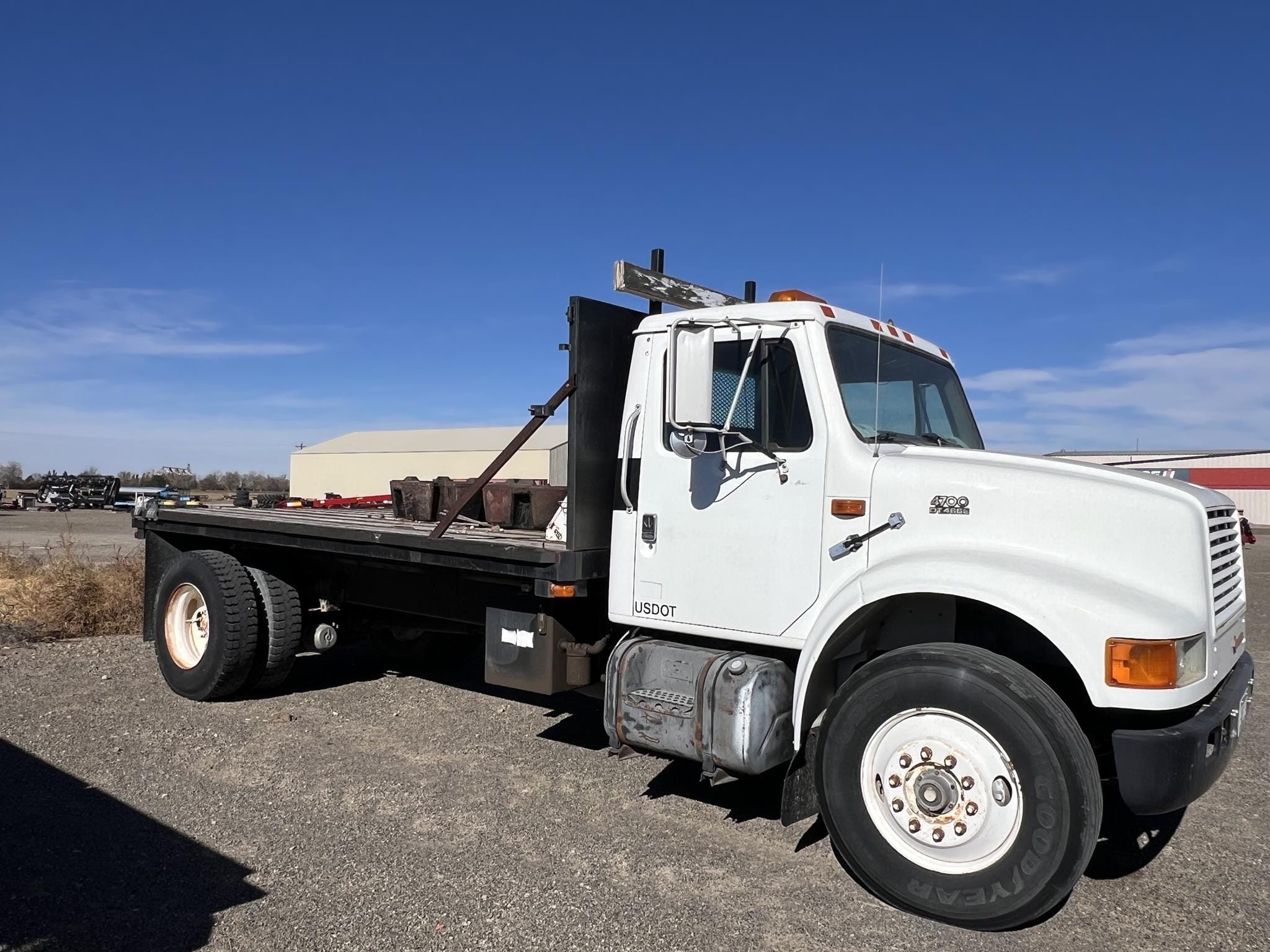 1992 International 4700 Equipment Image0