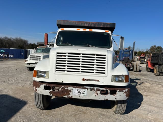 Image of International 4700 equipment image 3