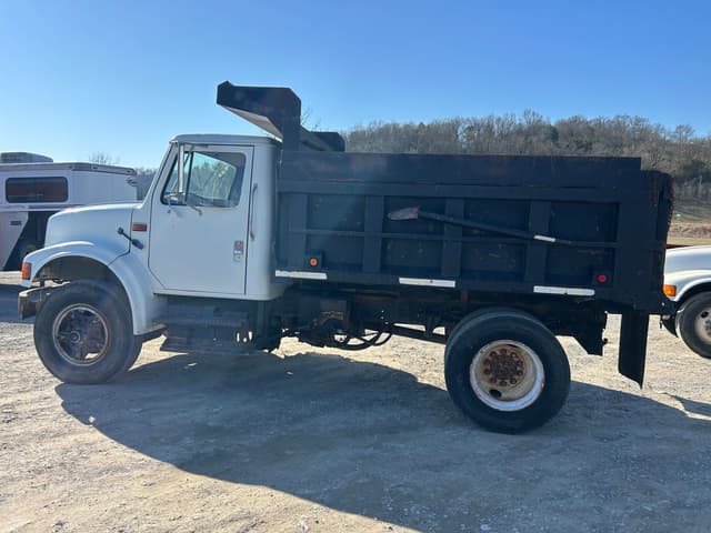 Image of International 4700 equipment image 4