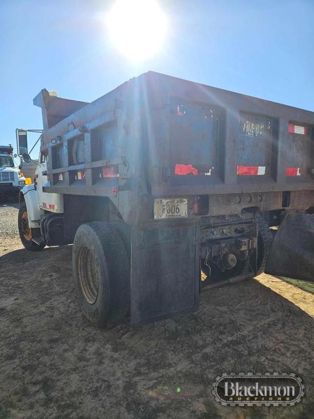 Image of International 4700 equipment image 3