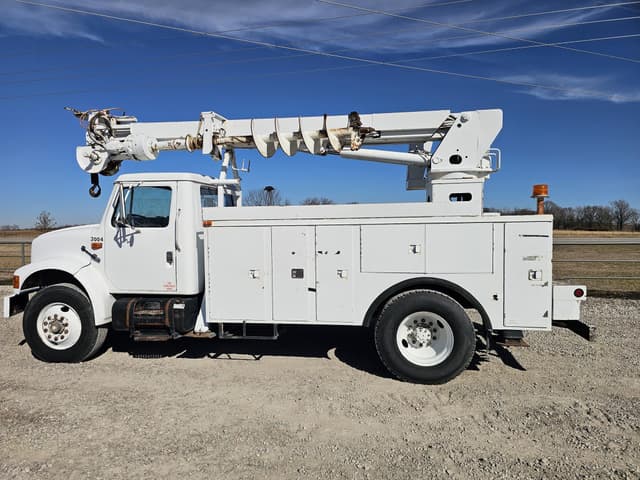 Image of International 4700 equipment image 3