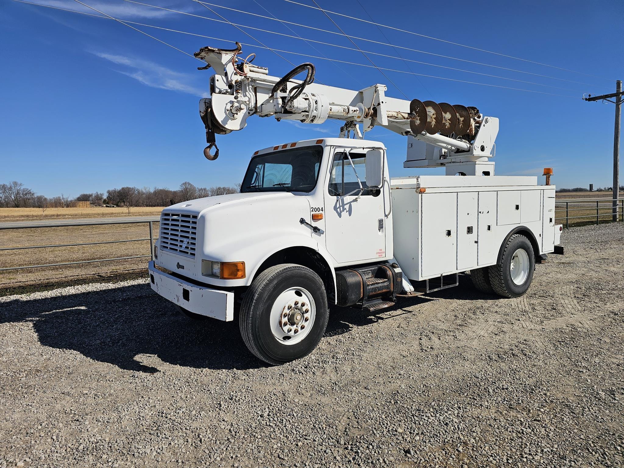 1992 International 4700 Equipment Image0