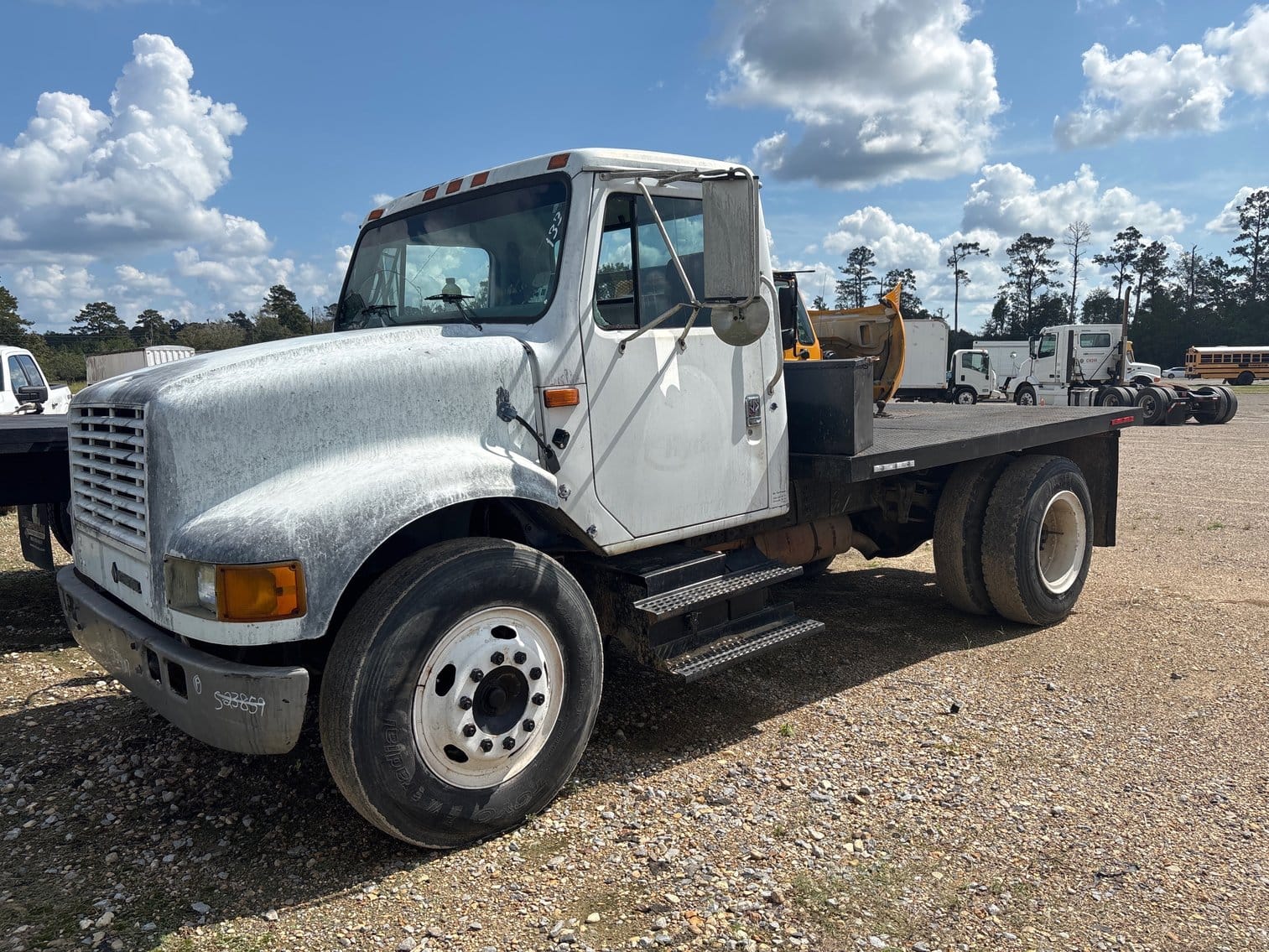 1992 International 4700 Equipment Image0