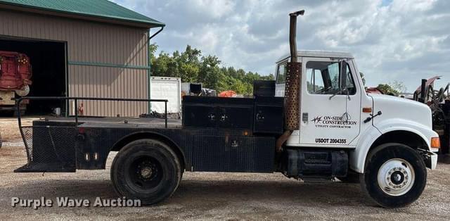 Image of International 4700 equipment image 3