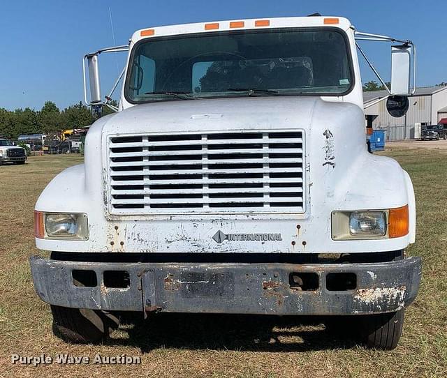 Image of International 4700 equipment image 1