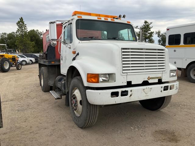 Image of International 4700 equipment image 2