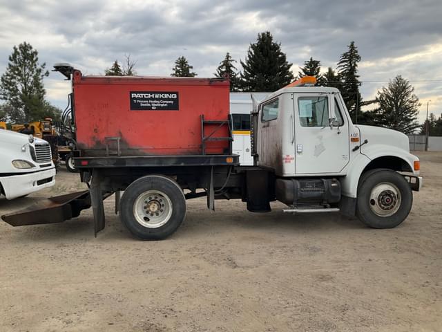 Image of International 4700 equipment image 3