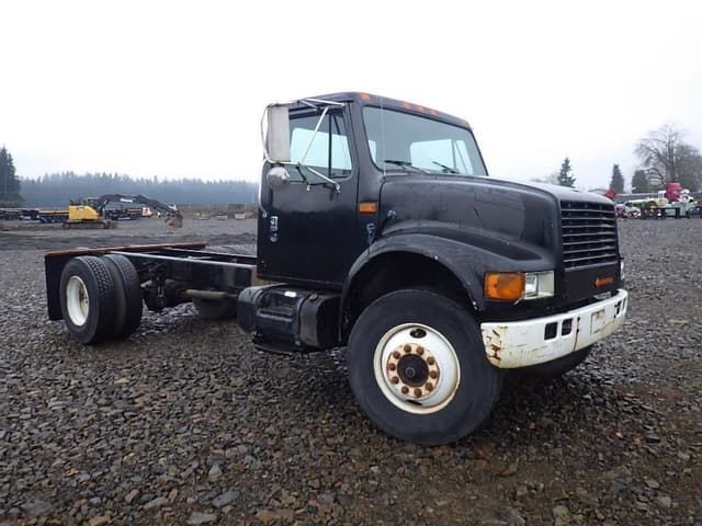 Image of International 4900 equipment image 2