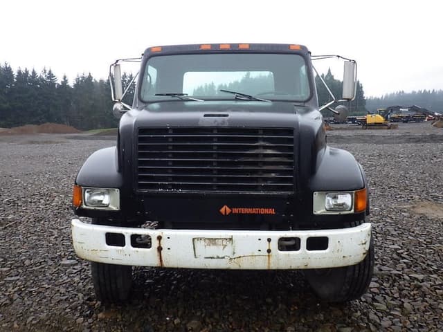 Image of International 4900 equipment image 1