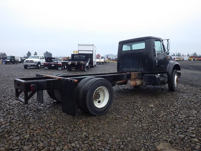 Image of International 4900 equipment image 4