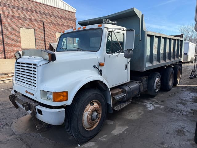 Image of International 4900 equipment image 2