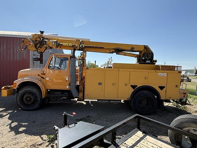 Image of International 4900 equipment image 1