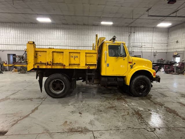 Image of International 4900 equipment image 1