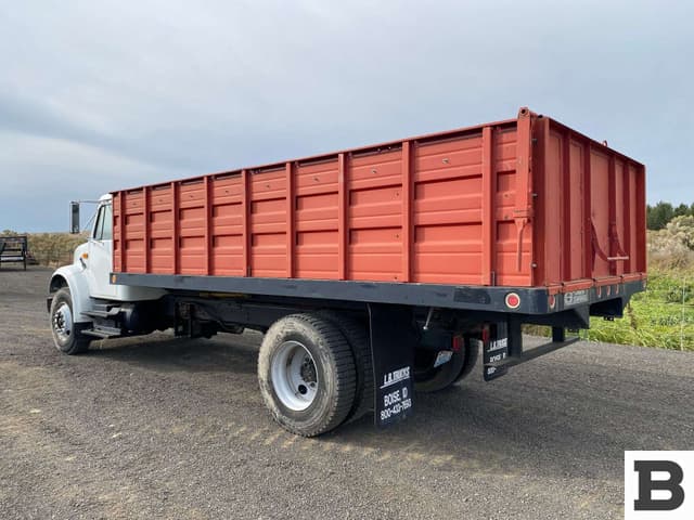 Image of International 4900 equipment image 3