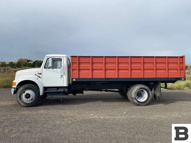 Image of International 4900 equipment image 2