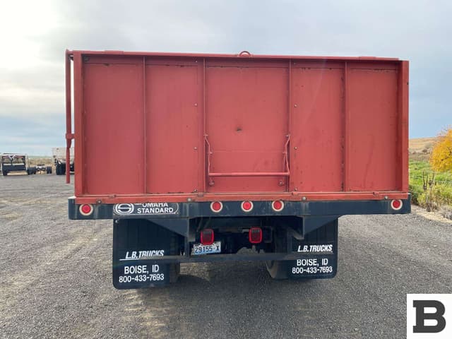 Image of International 4900 equipment image 4