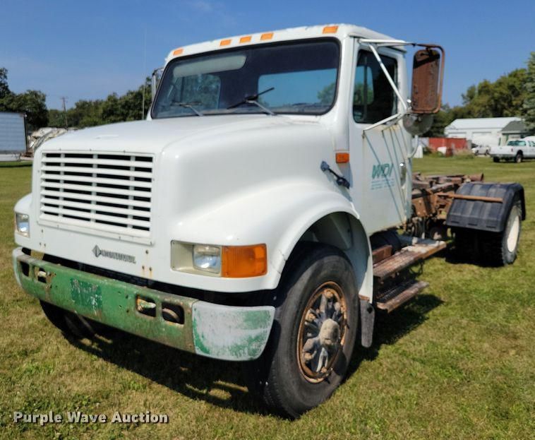 1992 International 4900 Equipment Image0