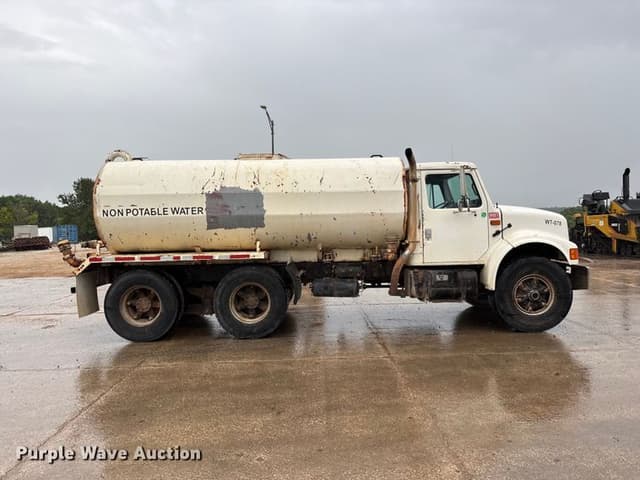 Image of International 4900 equipment image 3