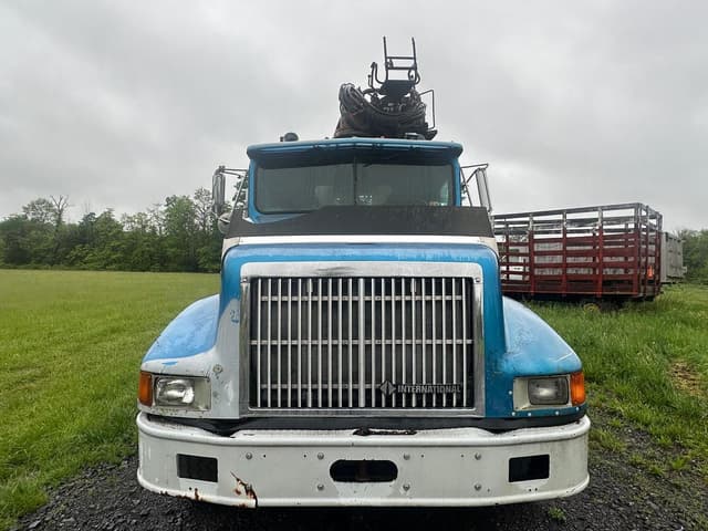 Image of International 7400 equipment image 3