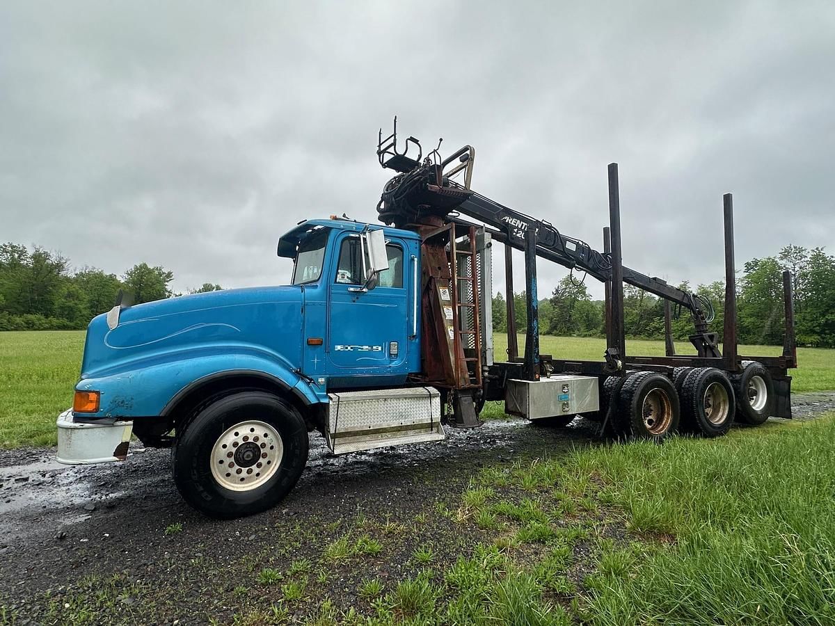 1992 International 7400 Equipment Image0
