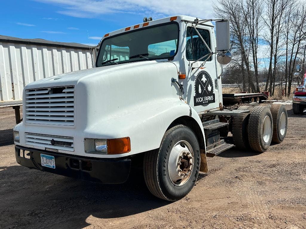 Main image International 8200