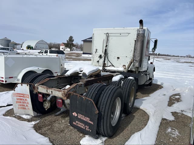 Image of International 9300 equipment image 4