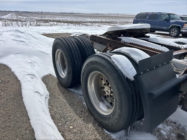 Image of International 9300 equipment image 3