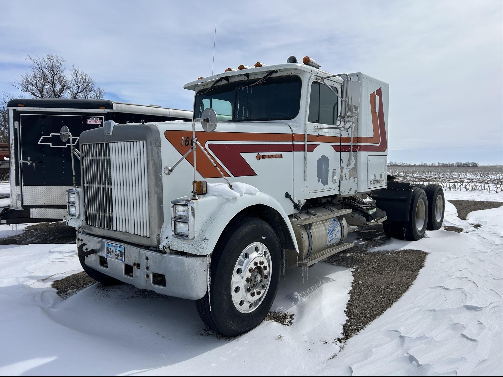 1992 International 9300 Equipment Image0