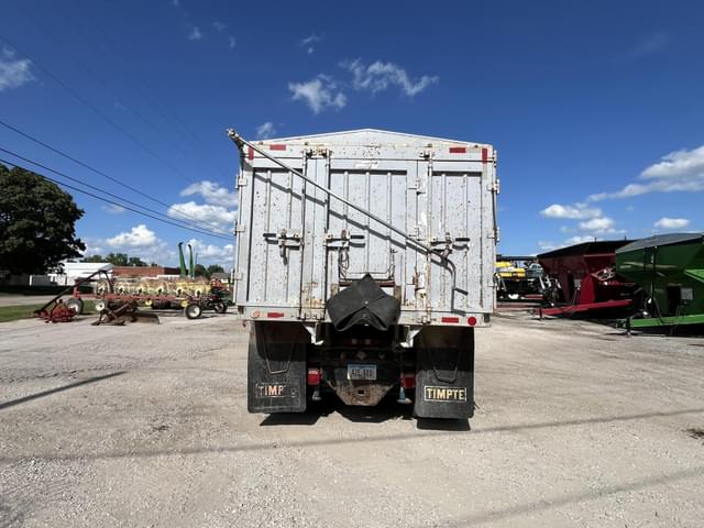 Image of International 9400 equipment image 2