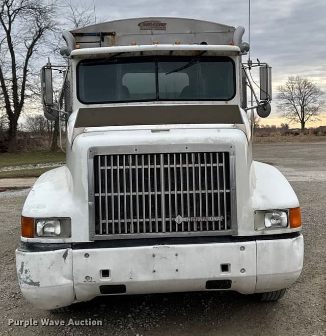 Image of International 9400 equipment image 1