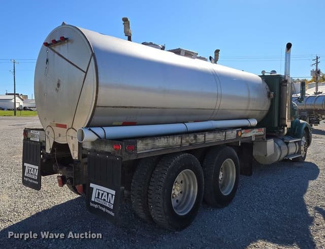 Image of International 9400 equipment image 4